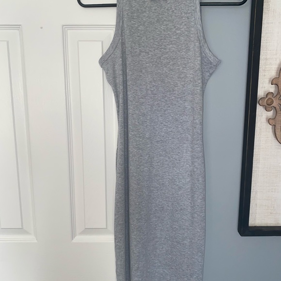 Dress - Picture 4 of 4